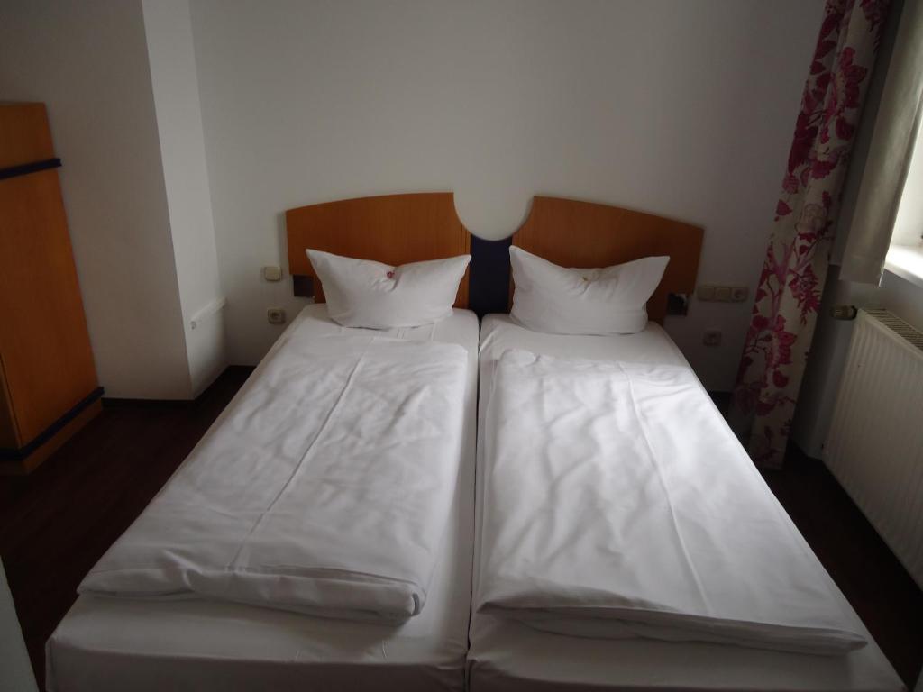 Garni Hotel Kaiserdom Bamberg Room photo